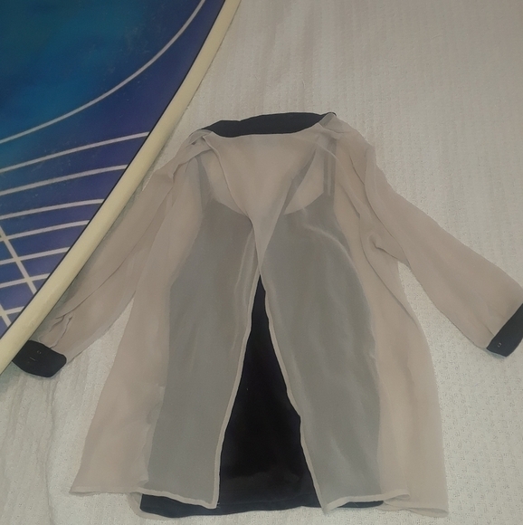 SIMPLY Vera Sheer, Champagne Top With Slit Back - Picture 5 of 6